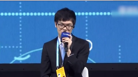 王思聪怼柯洁,网友一边倒支持柯洁